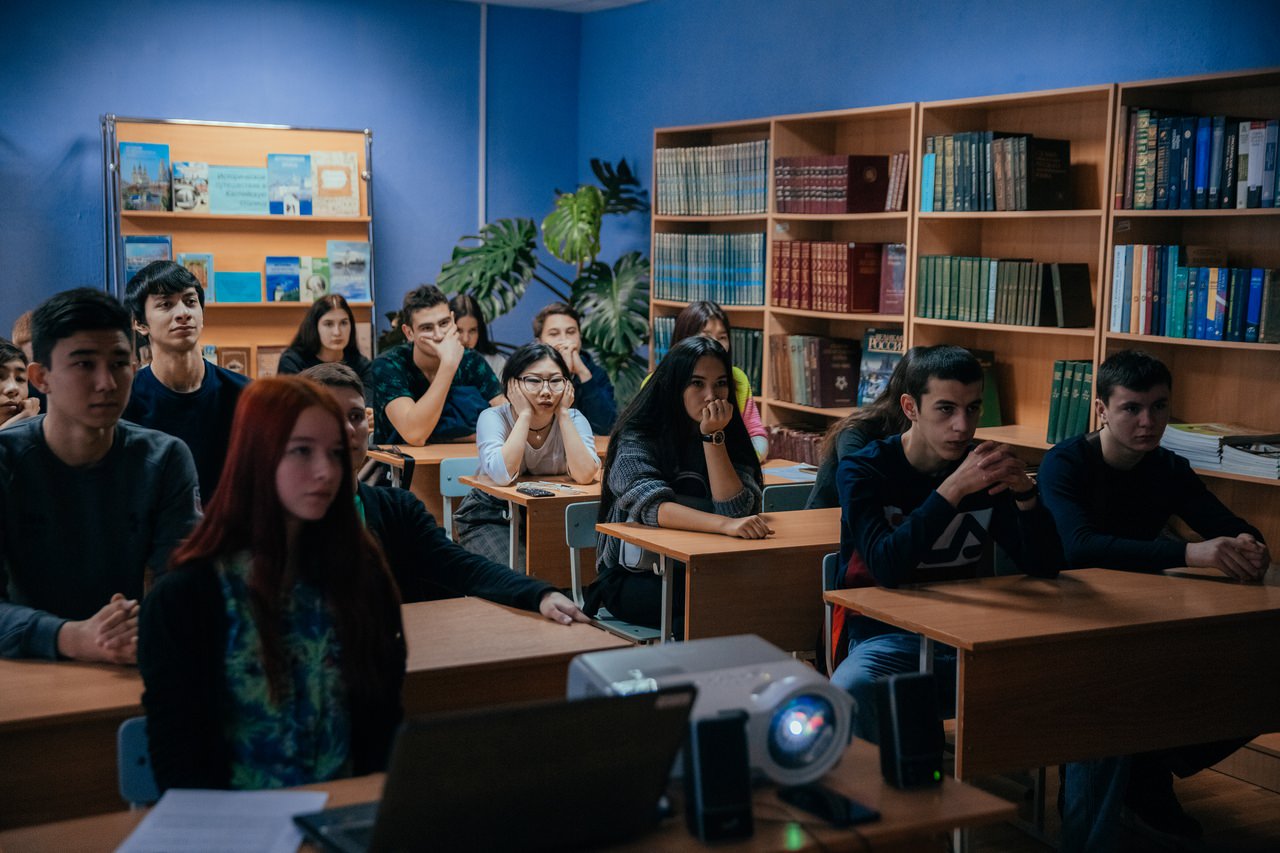 В библиотеке колледжа АГУ сыграли в «Свою игру»