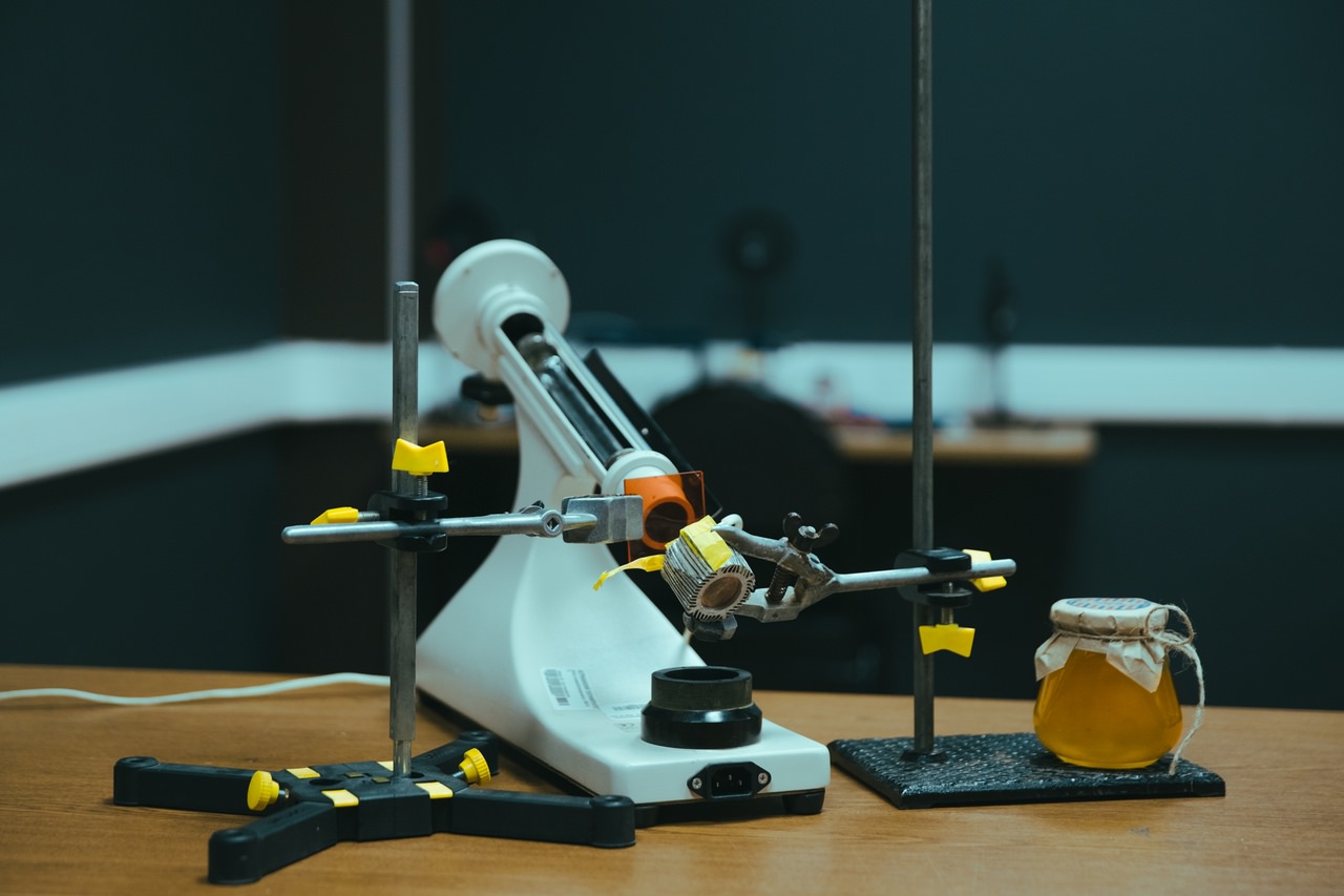 Студенты АГУ изобрели определитель натуральности мёда